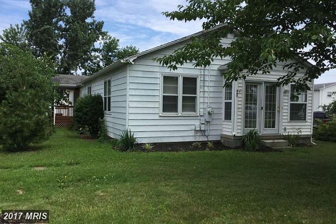 1st image of 447 Fairfax Pike