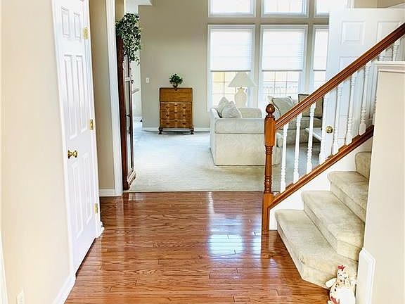 5th image of 753-753 Deerhurst Dr