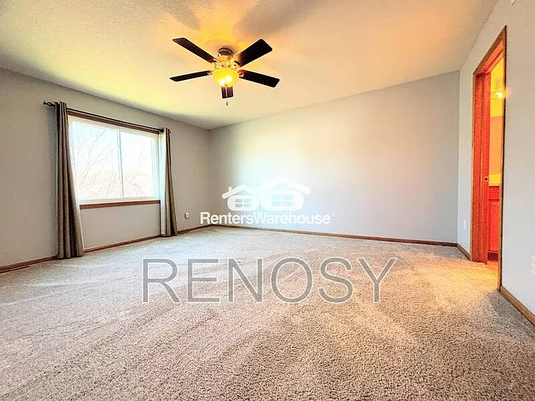 330 NE Cardinal Ln — Photo 31