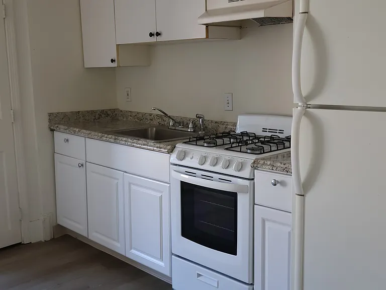 466 Broadway — Photo 3