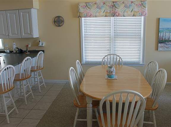 4th image of 306 39th St #W