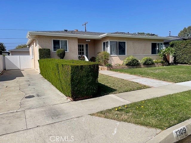 1st image of 1309 Cranbrook Ave