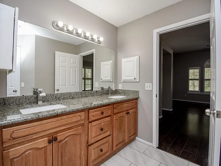 6318 Faulkner Ridge Dr — Photo 20