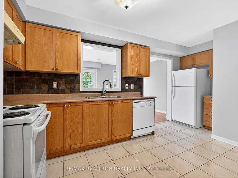 8 Toscana Dr — Photo 5