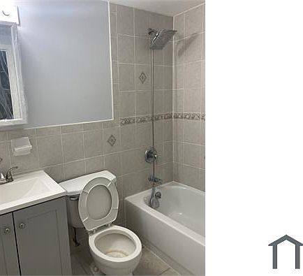 4th image of 776 E 213th St Floor 1