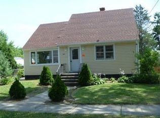 243 N Calhoun St, Aurora, IL 60505