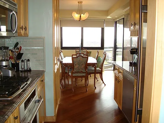 Sold by Sotheby's International Realty | media 20