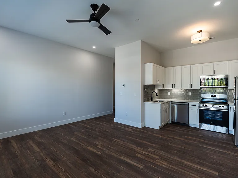 Seven 50 MLK — Photo 18