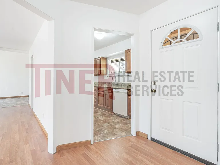 3413 Windsor Dr — Photo 7