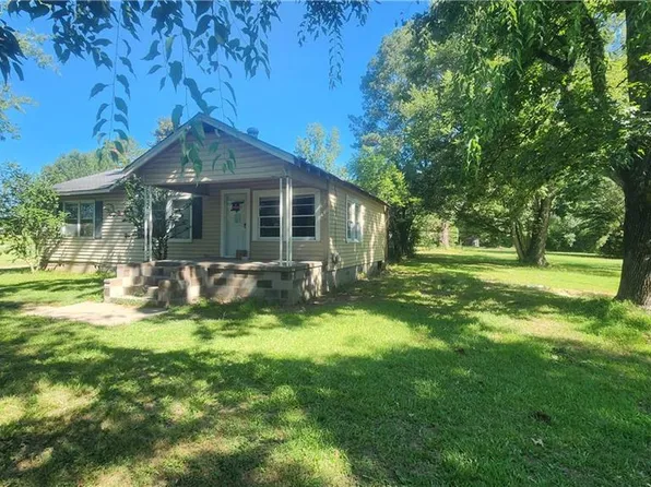 37 Haywood Valley Rd, Armuchee, GA 30105