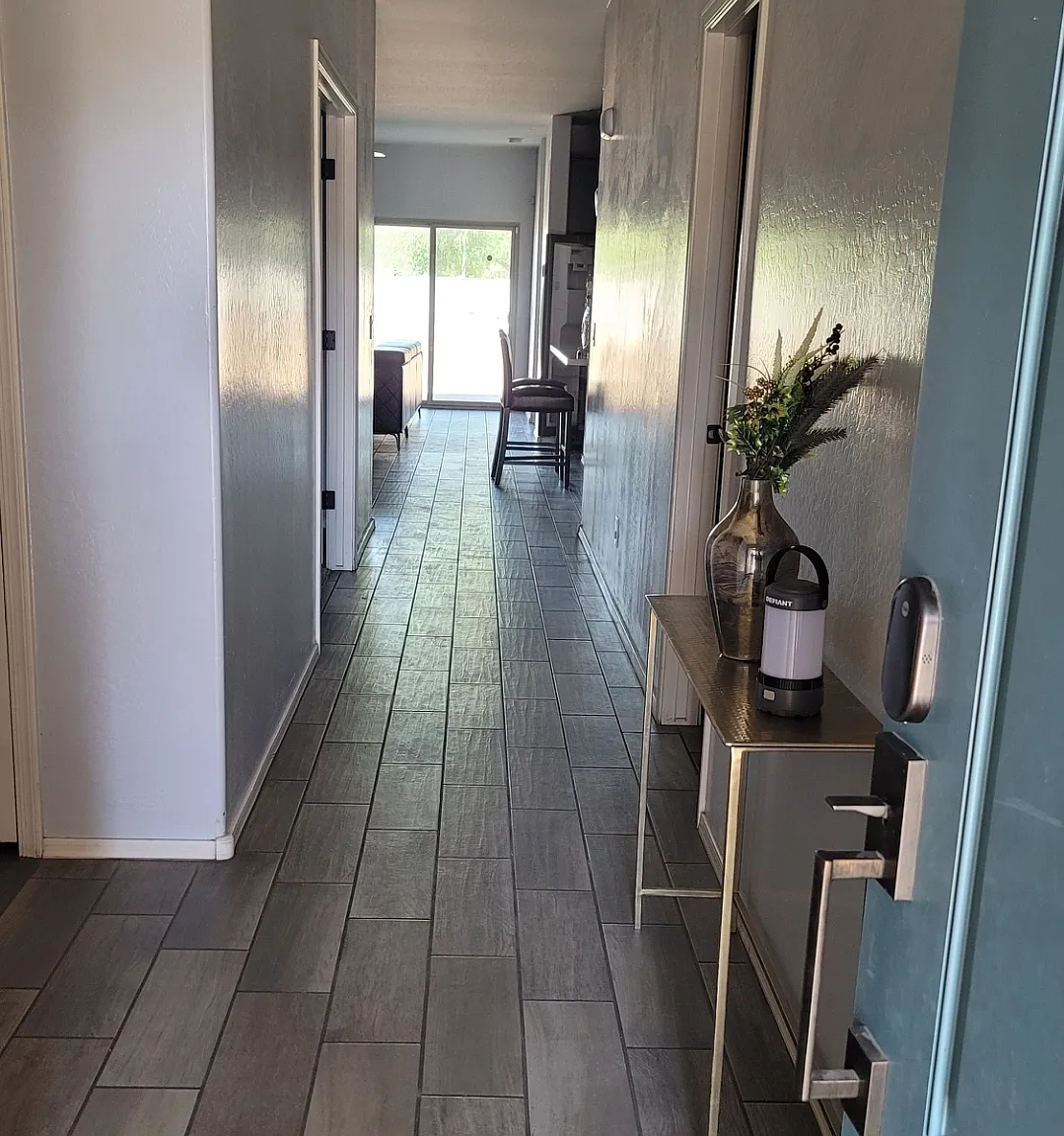 4 bed, 1895 sqft, $2,950 — Photo 4