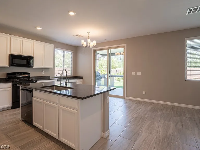 896 Bluebell Brook St — Photo 5