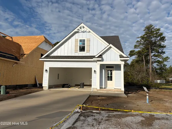 102 Freedom Park Road, Beaufort, NC 28516