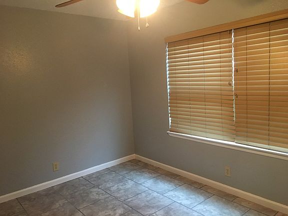 2nd image of 205 Edgewood Dr