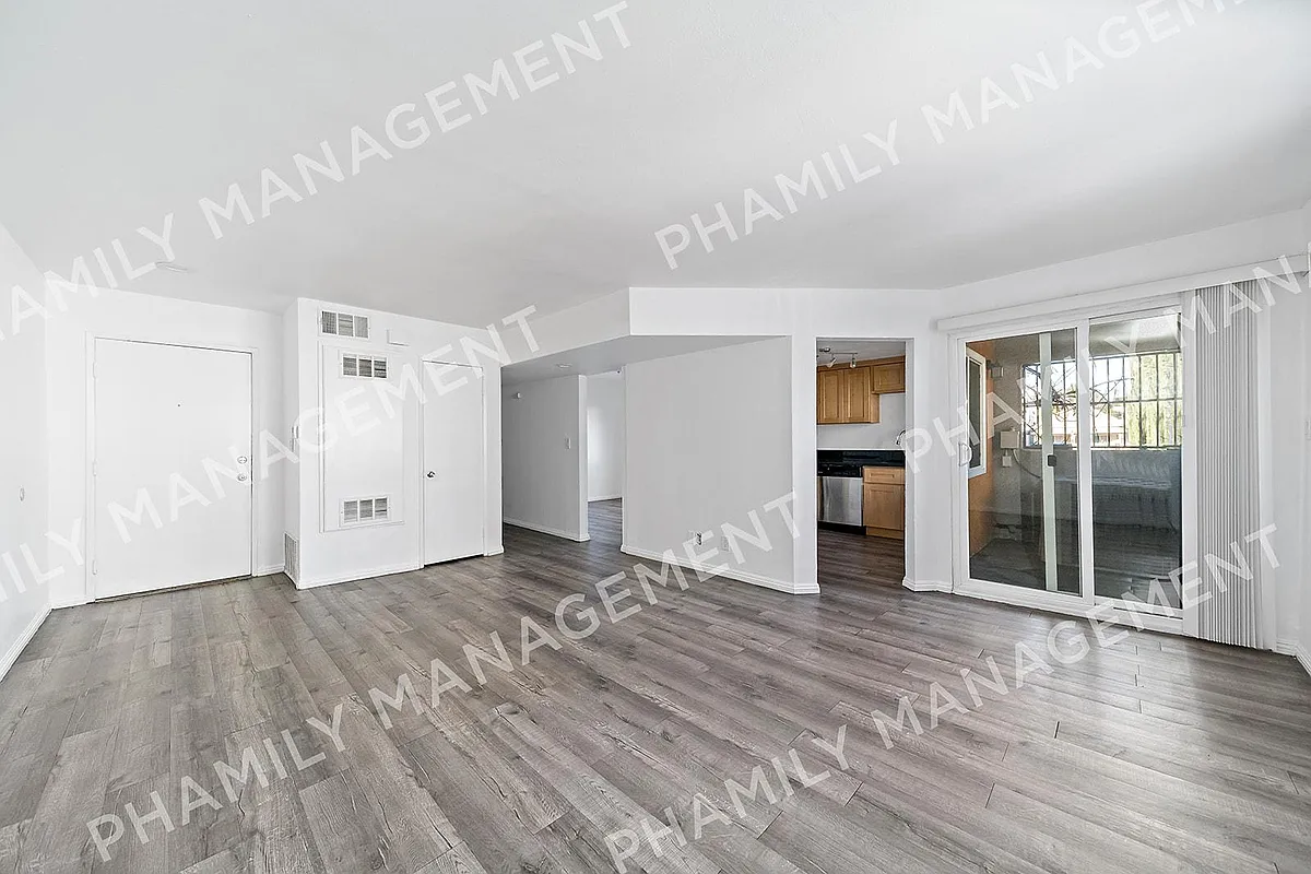 Building Photo - 6415 Roble Ave #D