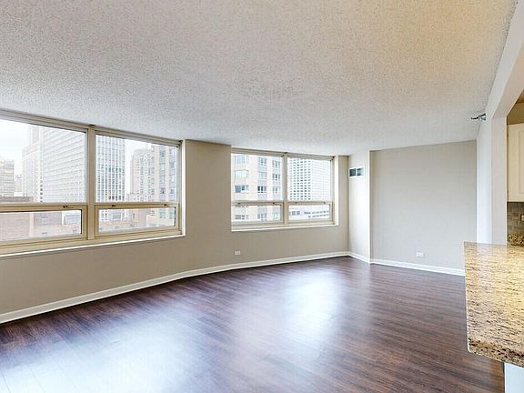 3rd image of 62 E Chicago Ave #1212