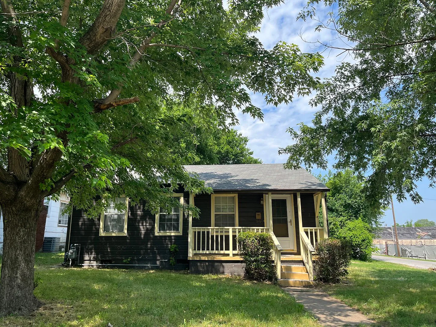 3 bedroom house — Photo 1