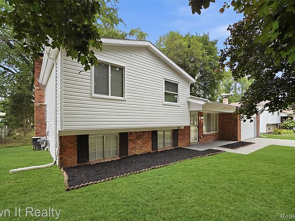 4th image of 2971 Sleaford Dr