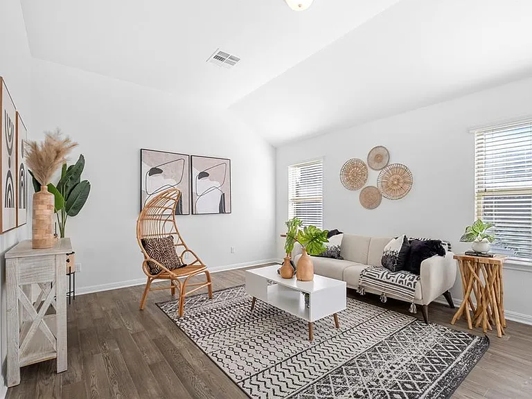 15201 Joseph Dr — Photo 24