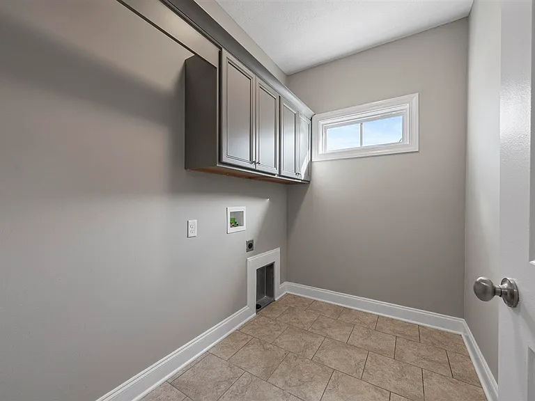 457 Adalynn Cir — Photo 24