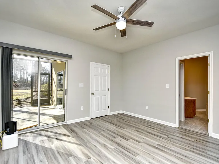 502 Pipers Ln — Photo 21