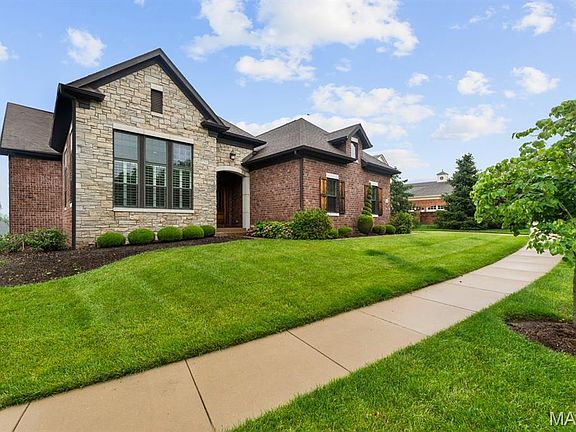 3rd image of 332 Wythe House Ct