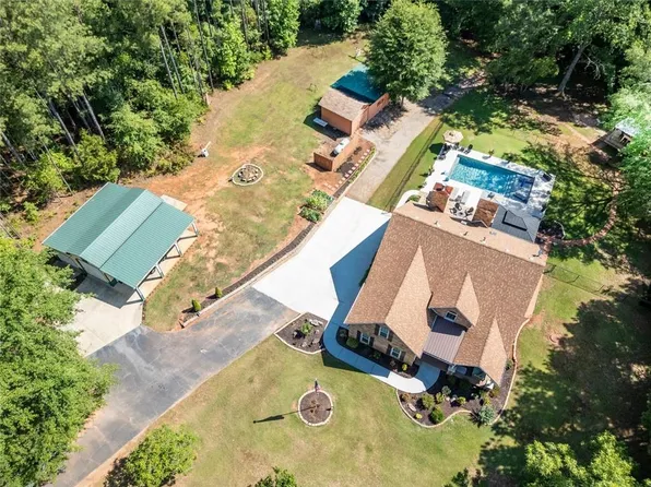 1605 Hodges Cir, Mansfield, GA 30055