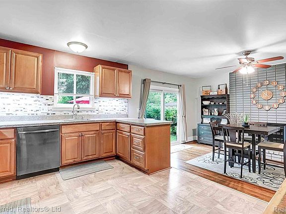 5th image of 38221 N Rickham Ct
