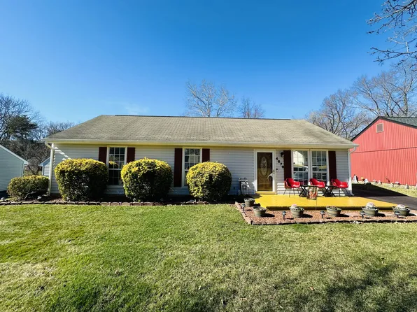 4676 Horseman Dr NE, Roanoke, VA 24019