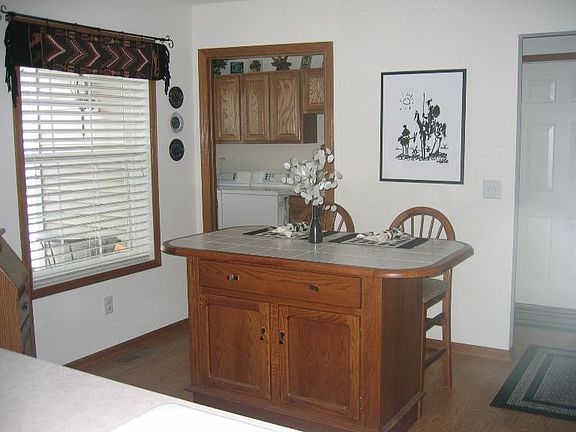 Ktch.w/port.island/ldy rm