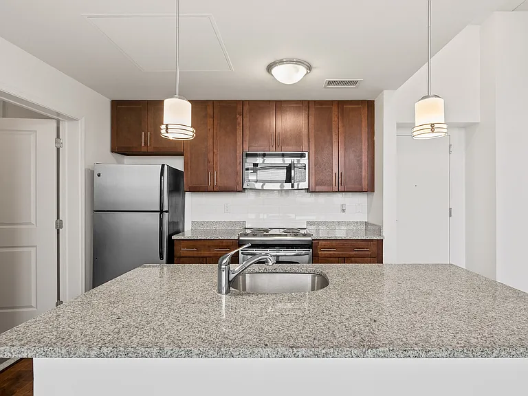 101 S Ellwood Ave — Photo 34