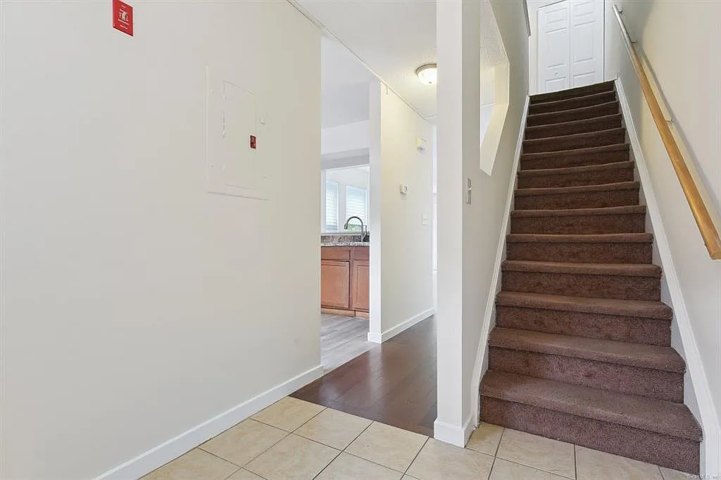 2 bed, 1.5 bath, 1212 sqft, $1,950 — Photo 4