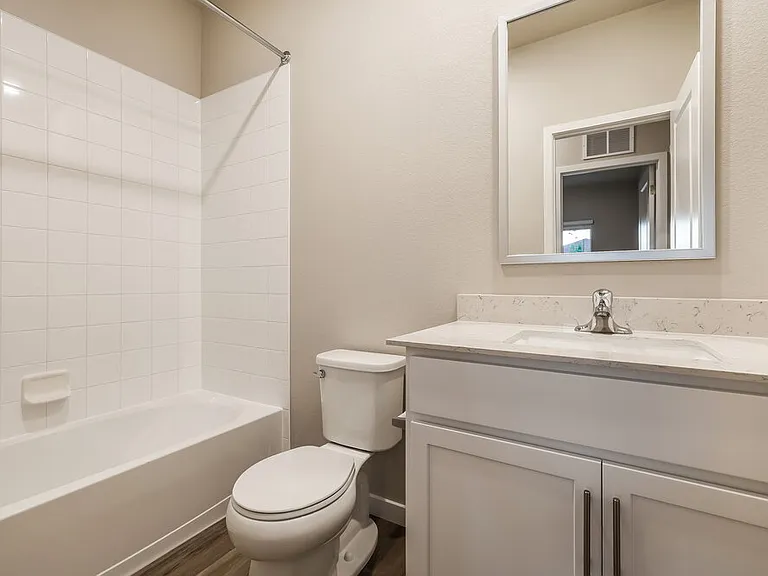 2150 Christina St — Photo 16