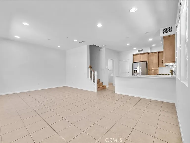 311 N Edenfield Ave — Photo 5