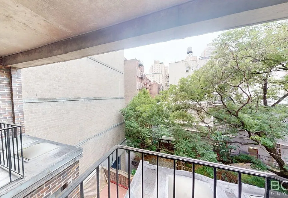 513 2nd Ave #4A