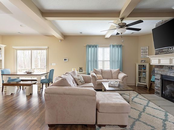 3rd image of 1170 Belvoir Ln