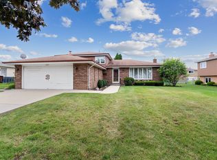 16460 Blossom Ln, Tinley Park, IL 60487