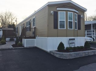 9 Makepeace Dr, Oak Ridge, NJ 07438