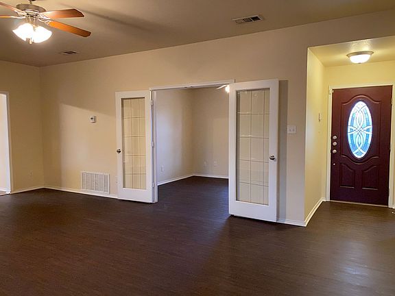 2nd image of 2107 Lincoln Ct