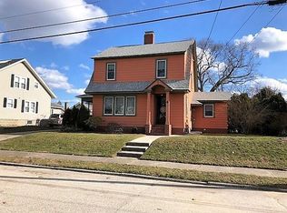 114 Oakland Ave, Cranston, RI 02910