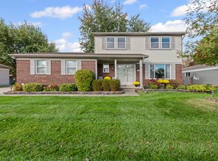 39675 Waldorf Dr, Clinton Township, MI 48038