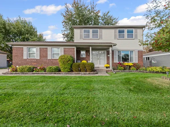 39675 Waldorf Dr, Clinton Township, MI 48038