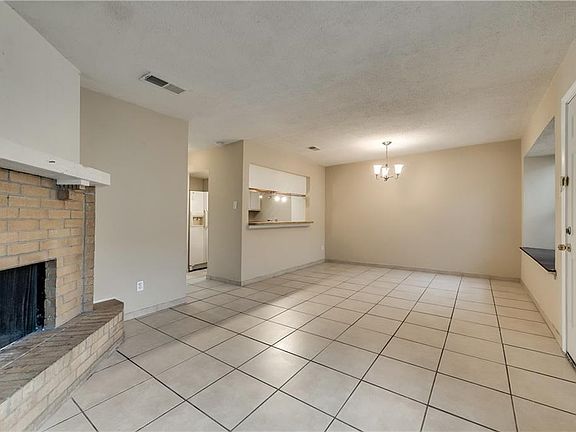 5th image of 8 E Mountain Ln