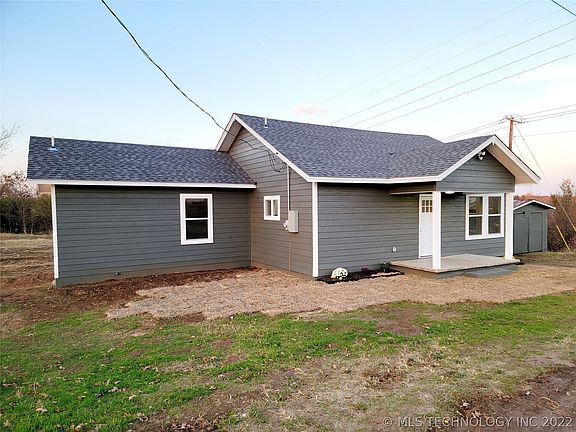 3rd image of 36947 W Highway 33
