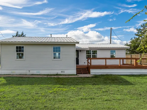 307 S Elm St, Leonard, TX 75452