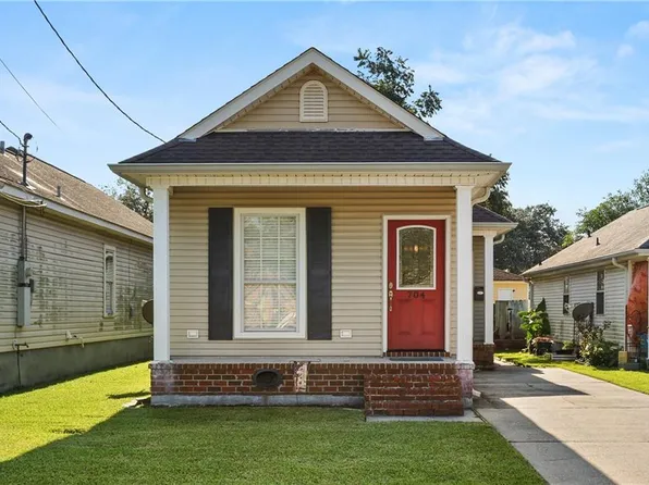 704 Richard St, Gretna, LA 70053