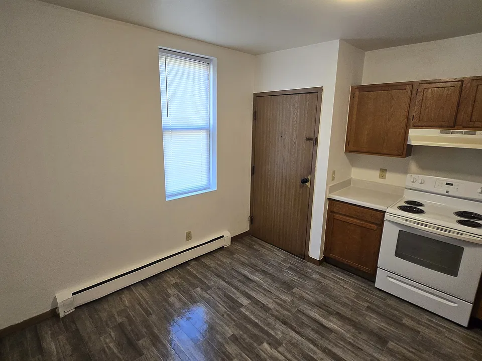 483 Loras Blvd #7