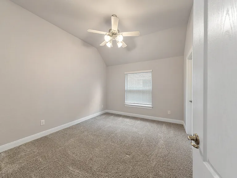 1524 N Bluebonnet Ln — Photo 12