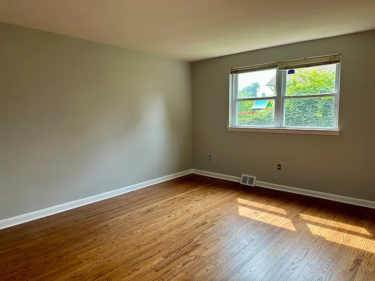 320 S Swarthmore Ave #B2 — Photo 7