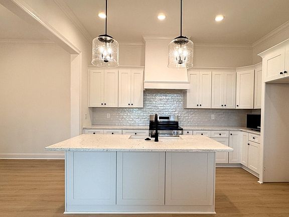 4th image of 2311 Teche Ridge Blvd
